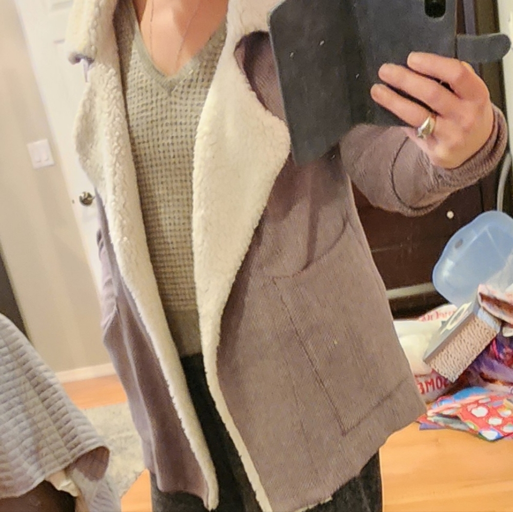 Cardigan - Picture 2 of 7